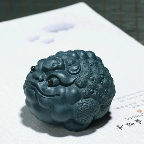 Китайский Исин Цзыша Темно-зеленая глина ручной работы Золотая жаба плевательница чайный питомец Гунфу